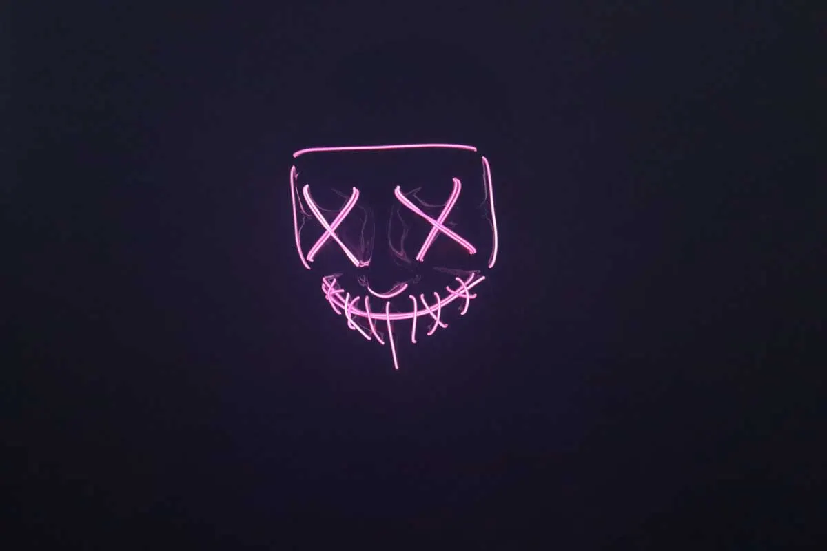 Maschera luminosa nel buio